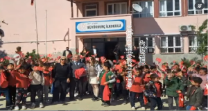 Omit Vakfı Bir Bayrak Bir Bayram Projesi